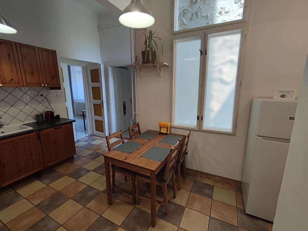 Apartment Hun Galeria